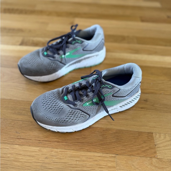 Brooks Ariel 20 Shoes Womens Size 9 medium (B) 1203151D076 Gray Sneakers Nice - Picture 1 of 11